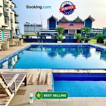 Gr Palace, In Front Of Sea-Beach With Breakfast, Swimming-Pool, Fully Air-Conditioned, Hotel With Parking Availability Пурі Екстер'єр фото
